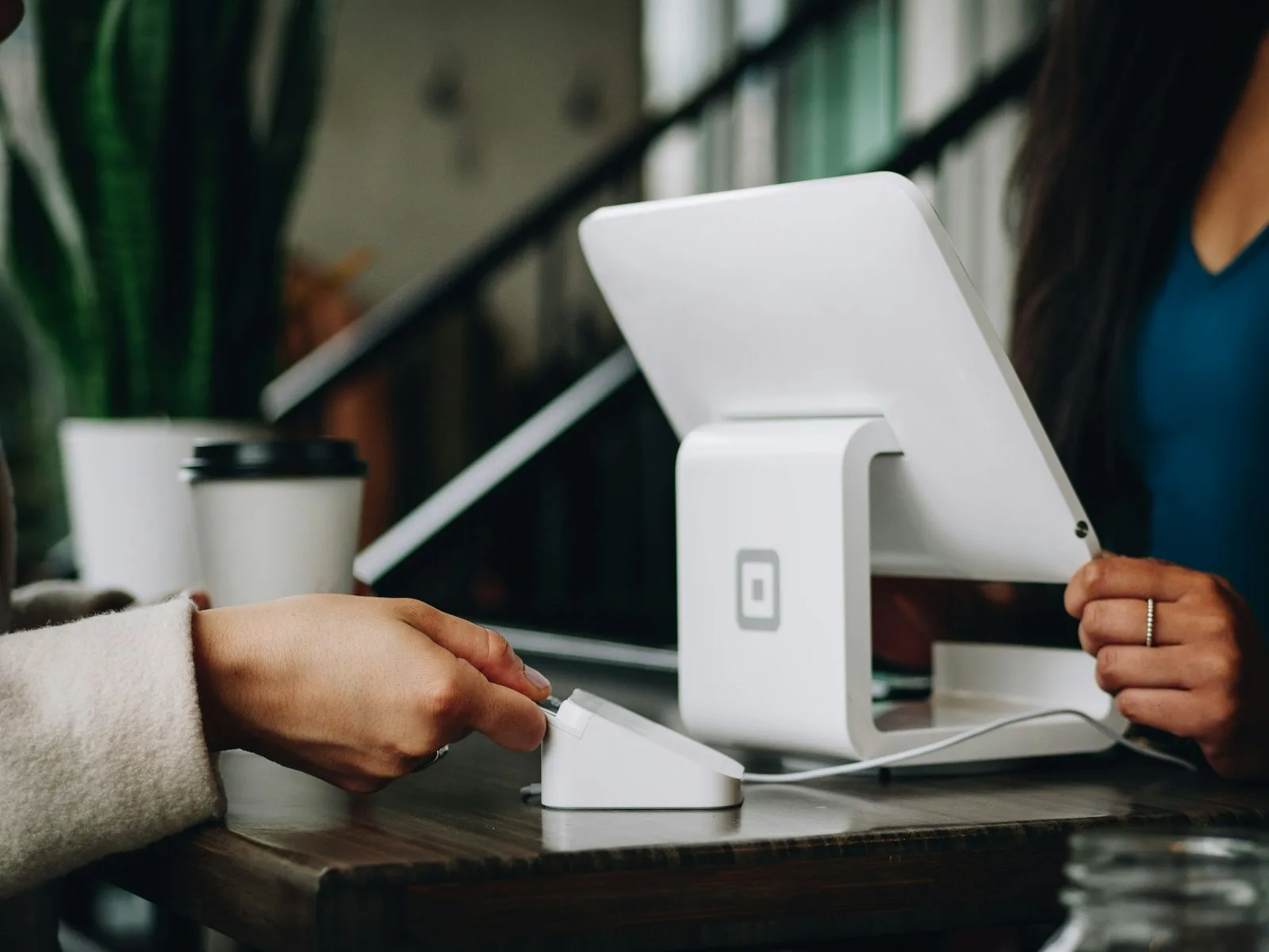Call Center & Customer Experience
